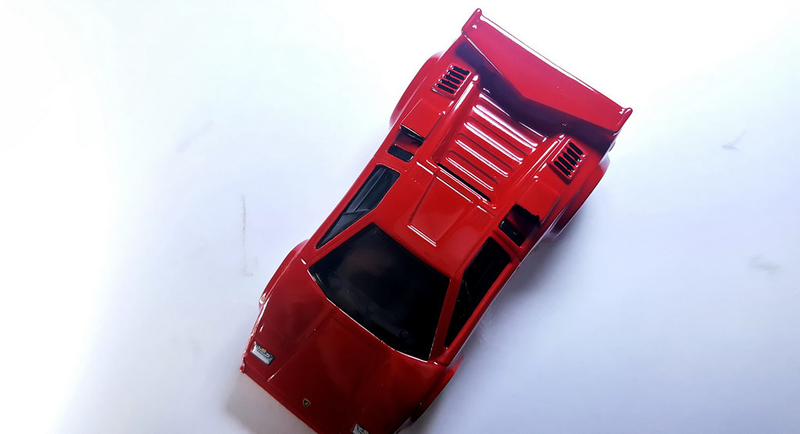 Illustration for article titled A red Lambo